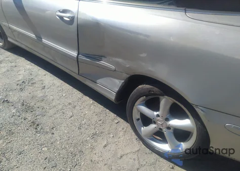 2005 Mercedes-Benz Clk 320 из США, поврежденный, VIN WDBTK65J05F144405